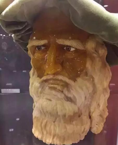 俄罗斯的加里宁格勒琥珀博物馆：蜜蜡立体人头雕像和蜜蜡“圣杯”,蜜蜡网