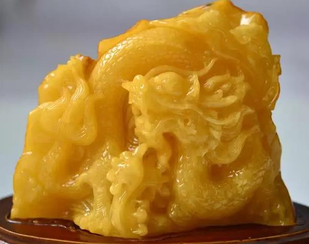 蜜蜡雕刻工艺:蜜蜡雕龙-用于贺寿的古代蜜蜡雕刻作品,蜜蜡网