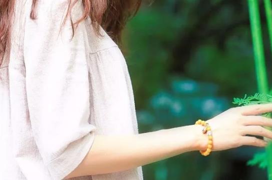 蜜蜡佩戴：蜜蜡成品挂件、珠串、雕件和戒指尺寸与自身不匹配怎么办？,蜜蜡网