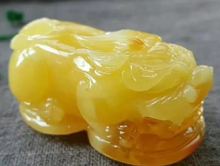 蜜蜡怎么辨别真假？简单鉴别蜜蜡真假的三种方法,蜜蜡网